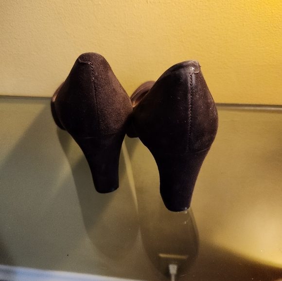 EUC Talbots Brown Suede Heels - Picture 8 of 8